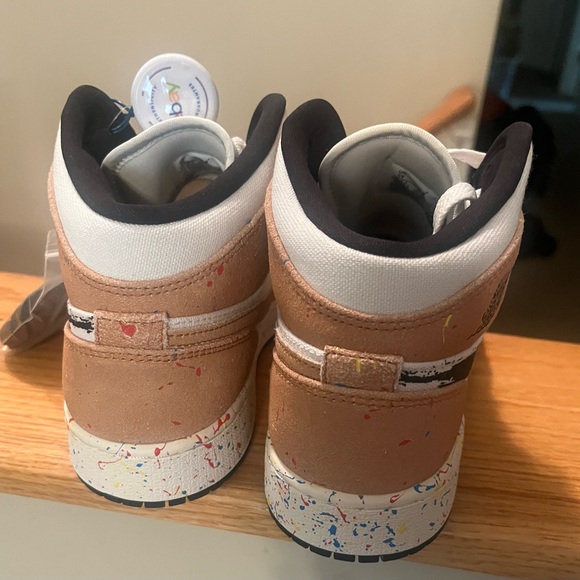 Jordan 1 mid top sneakers, brand new, never worn, size 5Y (fit women’s size 6.5) - Picture 3 of 5